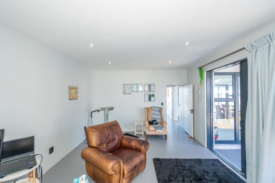 3 Bedroom Property for Sale in Oliphantskop Western Cape